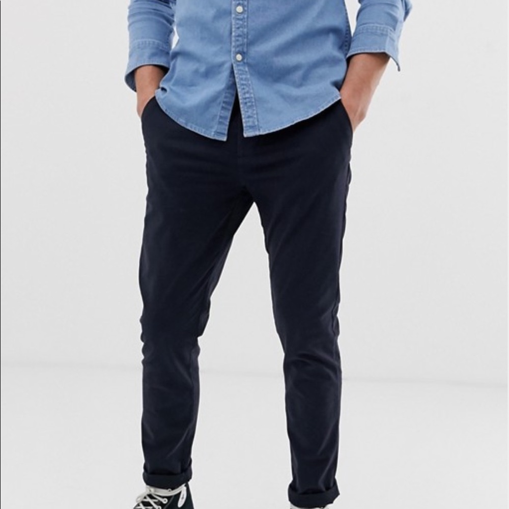 Men’s navy ASOS skinny chino pants. 34 x 32